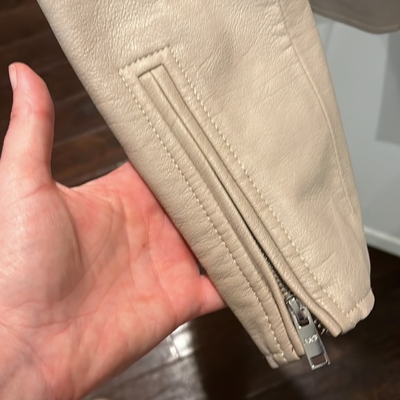 Abercrombie And Fitch Vegan Leather Moto Jacket - Picture 4 of 8